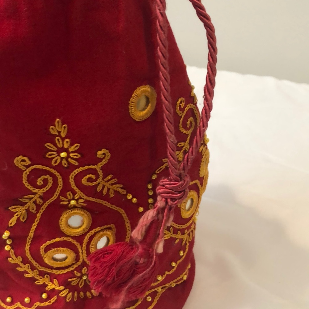 Red bag - Picture 2 of 2